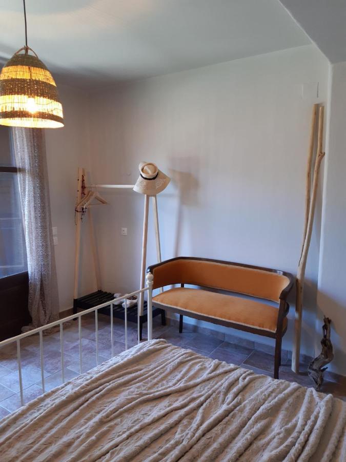 Thalassoxyla Mouressi Mourésion Buitenkant foto